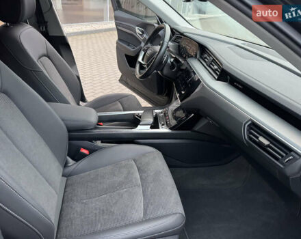 Чорний Ауді E-Tron, об'ємом двигуна 0 л та пробігом 35 тис. км за 37900 $, фото 44 на Automoto.ua