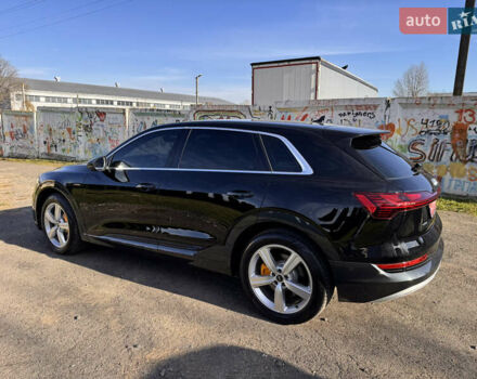 Чорний Ауді E-Tron, об'ємом двигуна 0 л та пробігом 70 тис. км за 36900 $, фото 16 на Automoto.ua