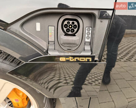 Чорний Ауді E-Tron, об'ємом двигуна 0 л та пробігом 35 тис. км за 37300 $, фото 12 на Automoto.ua