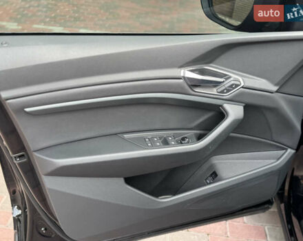 Черный Ауди E-Tron, объемом двигателя 0 л и пробегом 42 тыс. км за 38500 $, фото 13 на Automoto.ua