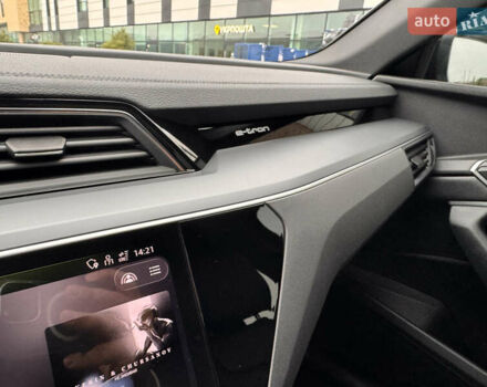 Чорний Ауді E-Tron, об'ємом двигуна 0 л та пробігом 35 тис. км за 37300 $, фото 34 на Automoto.ua