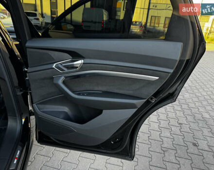 Черный Ауди E-Tron, объемом двигателя 0 л и пробегом 38 тыс. км за 37300 $, фото 33 на Automoto.ua