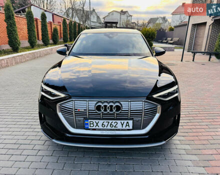 Чорний Ауді E-Tron, об'ємом двигуна 0 л та пробігом 27 тис. км за 38700 $, фото 4 на Automoto.ua
