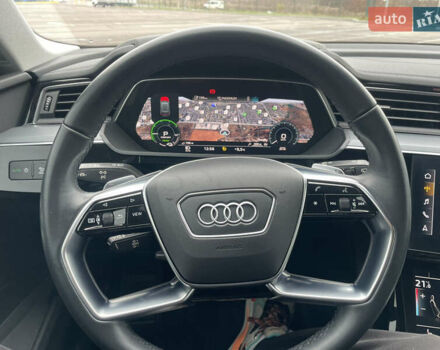 Чорний Ауді E-Tron, об'ємом двигуна 0 л та пробігом 22 тис. км за 33999 $, фото 46 на Automoto.ua