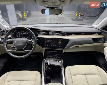 Черный Ауди E-Tron, объемом двигателя 0 л и пробегом 62 тыс. км за 36500 $, фото 13 на Automoto.ua