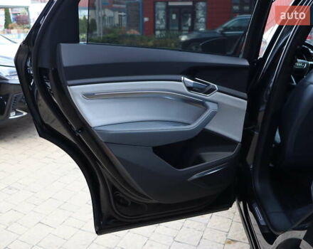 Черный Ауди E-Tron, объемом двигателя 0 л и пробегом 50 тыс. км за 39900 $, фото 40 на Automoto.ua