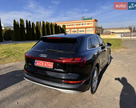 Чорний Ауді E-Tron, об'ємом двигуна 0 л та пробігом 70 тис. км за 36900 $, фото 13 на Automoto.ua