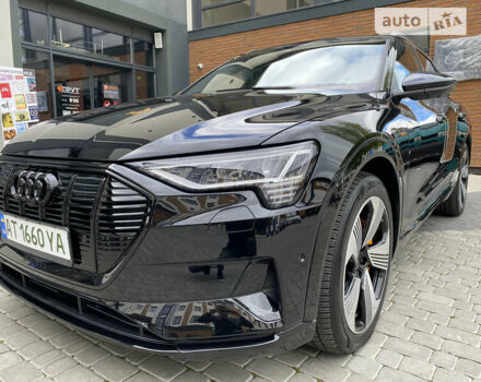 Чорний Ауді E-Tron, об'ємом двигуна 0 л та пробігом 9 тис. км за 50000 $, фото 6 на Automoto.ua