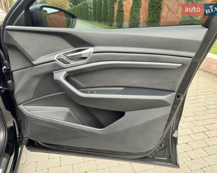 Черный Ауди E-Tron, объемом двигателя 0 л и пробегом 22 тыс. км за 37700 $, фото 32 на Automoto.ua