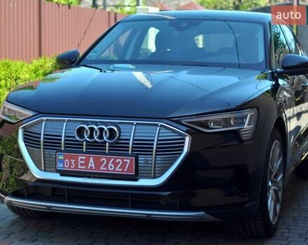 Черный Ауди E-Tron, объемом двигателя 0 л и пробегом 7 тыс. км за 38000 $, фото 1 на Automoto.ua