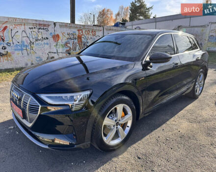 Чорний Ауді E-Tron, об'ємом двигуна 0 л та пробігом 70 тис. км за 36900 $, фото 19 на Automoto.ua
