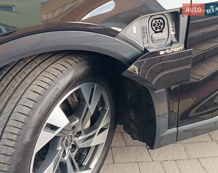 Черный Ауди E-Tron, объемом двигателя 0 л и пробегом 120 тыс. км за 35950 $, фото 27 на Automoto.ua