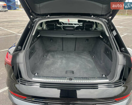 Чорний Ауді E-Tron, об'ємом двигуна 0 л та пробігом 22 тис. км за 33999 $, фото 31 на Automoto.ua