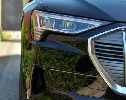 Черный Ауди E-Tron, объемом двигателя 0 л и пробегом 7 тыс. км за 38000 $, фото 5 на Automoto.ua