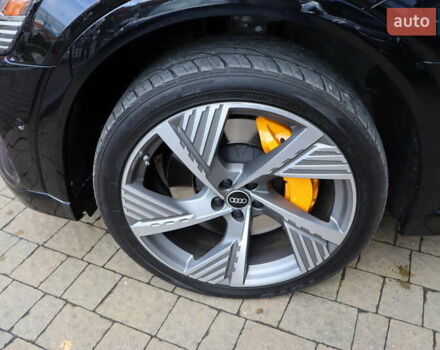 Черный Ауди E-Tron, объемом двигателя 0 л и пробегом 50 тыс. км за 39900 $, фото 10 на Automoto.ua