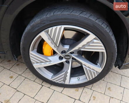 Черный Ауди E-Tron, объемом двигателя 0 л и пробегом 50 тыс. км за 39900 $, фото 3 на Automoto.ua