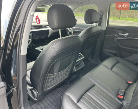 Чорний Ауді E-Tron, об'ємом двигуна 0 л та пробігом 21 тис. км за 34950 $, фото 32 на Automoto.ua