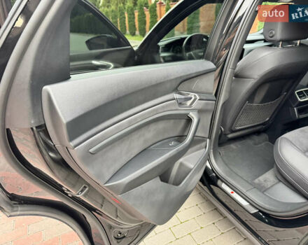 Черный Ауди E-Tron, объемом двигателя 0 л и пробегом 22 тыс. км за 37700 $, фото 25 на Automoto.ua