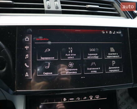 Черный Ауди E-Tron, объемом двигателя 0 л и пробегом 50 тыс. км за 39900 $, фото 37 на Automoto.ua