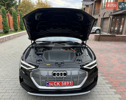 Черный Ауди E-Tron, объемом двигателя 0 л и пробегом 22 тыс. км за 37700 $, фото 47 на Automoto.ua