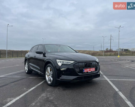 Чорний Ауді E-Tron, об'ємом двигуна 0 л та пробігом 22 тис. км за 33999 $, фото 11 на Automoto.ua