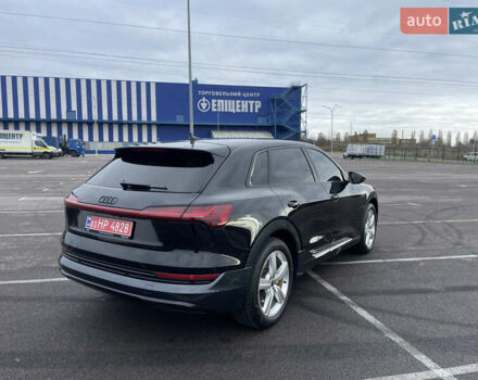 Чорний Ауді E-Tron, об'ємом двигуна 0 л та пробігом 22 тис. км за 33999 $, фото 14 на Automoto.ua