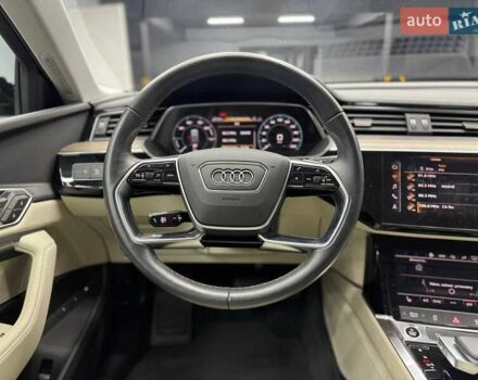 Черный Ауди E-Tron, объемом двигателя 0 л и пробегом 62 тыс. км за 36500 $, фото 12 на Automoto.ua