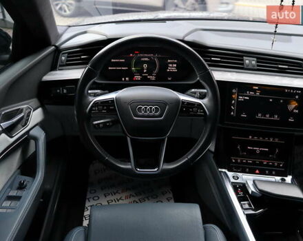 Черный Ауди E-Tron, объемом двигателя 0 л и пробегом 50 тыс. км за 39900 $, фото 47 на Automoto.ua
