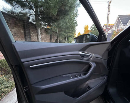 Черный Ауди E-Tron, объемом двигателя 0 л и пробегом 39 тыс. км за 36900 $, фото 16 на Automoto.ua