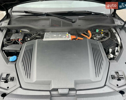 Чорний Ауді E-Tron, об'ємом двигуна 0 л та пробігом 21 тис. км за 34950 $, фото 53 на Automoto.ua