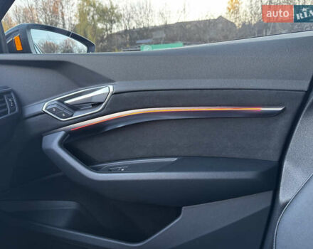 Черный Ауди E-Tron, объемом двигателя 0 л и пробегом 38 тыс. км за 37300 $, фото 50 на Automoto.ua