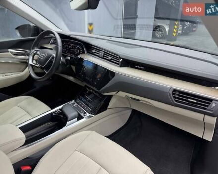 Черный Ауди E-Tron, объемом двигателя 0 л и пробегом 62 тыс. км за 36500 $, фото 16 на Automoto.ua