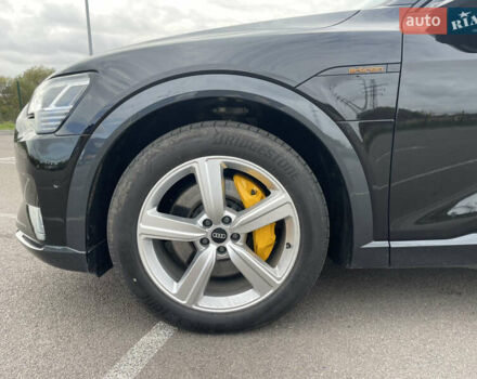 Чорний Ауді E-Tron, об'ємом двигуна 0 л та пробігом 21 тис. км за 34950 $, фото 22 на Automoto.ua