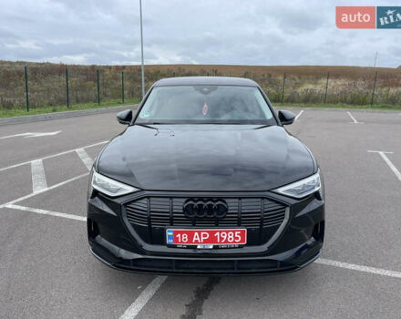 Чорний Ауді E-Tron, об'ємом двигуна 0 л та пробігом 21 тис. км за 34950 $, фото 2 на Automoto.ua