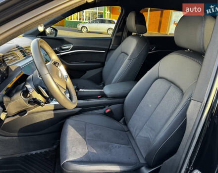 Черный Ауди E-Tron, объемом двигателя 0 л и пробегом 38 тыс. км за 37300 $, фото 22 на Automoto.ua