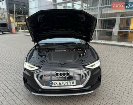 Чорний Ауді E-Tron, об'ємом двигуна 0 л та пробігом 35 тис. км за 37900 $, фото 60 на Automoto.ua