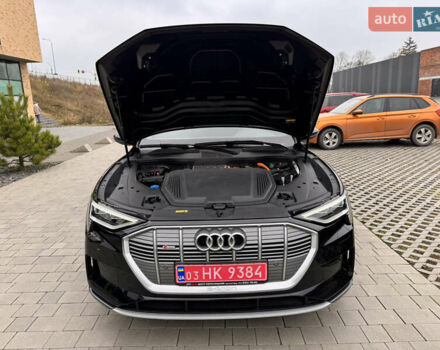 Чорний Ауді E-Tron, об'ємом двигуна 0 л та пробігом 35 тис. км за 37300 $, фото 51 на Automoto.ua
