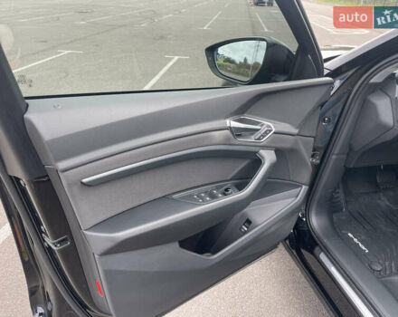 Чорний Ауді E-Tron, об'ємом двигуна 0 л та пробігом 21 тис. км за 34950 $, фото 38 на Automoto.ua