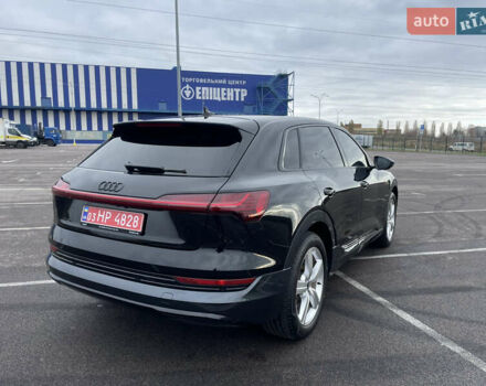 Чорний Ауді E-Tron, об'ємом двигуна 0 л та пробігом 22 тис. км за 33999 $, фото 4 на Automoto.ua