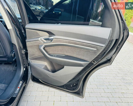 Чорний Ауді E-Tron, об'ємом двигуна 0 л та пробігом 27 тис. км за 38700 $, фото 23 на Automoto.ua