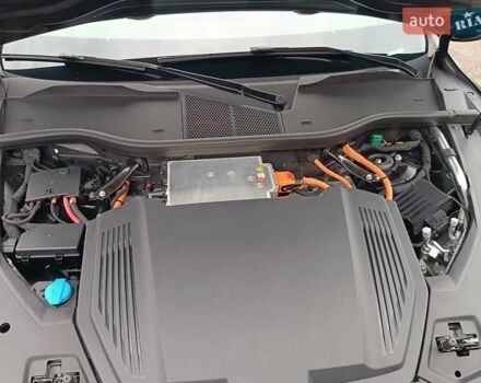 Черный Ауди E-Tron, объемом двигателя 0 л и пробегом 120 тыс. км за 35950 $, фото 68 на Automoto.ua