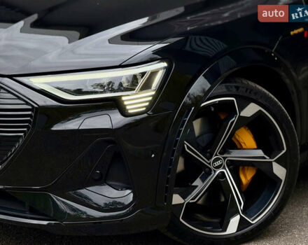 Черный Ауди E-Tron, объемом двигателя 0 л и пробегом 24 тыс. км за 69000 $, фото 2 на Automoto.ua
