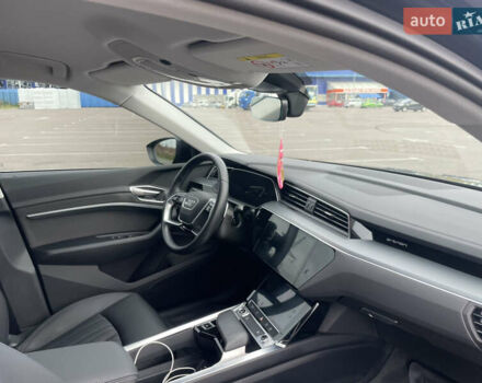 Чорний Ауді E-Tron, об'ємом двигуна 0 л та пробігом 21 тис. км за 34950 $, фото 37 на Automoto.ua