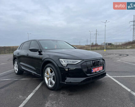 Чорний Ауді E-Tron, об'ємом двигуна 0 л та пробігом 22 тис. км за 33999 $, фото 2 на Automoto.ua