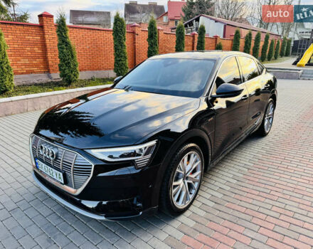Чорний Ауді E-Tron, об'ємом двигуна 0 л та пробігом 27 тис. км за 38700 $, фото 3 на Automoto.ua