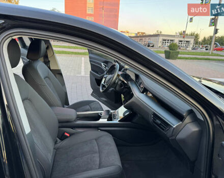 Чорний Ауді E-Tron, об'ємом двигуна 0 л та пробігом 35 тис. км за 37900 $, фото 2 на Automoto.ua