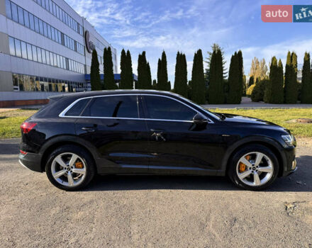 Чорний Ауді E-Tron, об'ємом двигуна 0 л та пробігом 70 тис. км за 36900 $, фото 11 на Automoto.ua