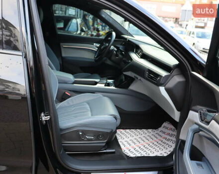 Черный Ауди E-Tron, объемом двигателя 0 л и пробегом 50 тыс. км за 39900 $, фото 53 на Automoto.ua