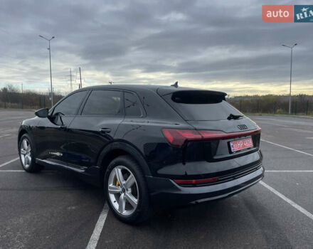 Чорний Ауді E-Tron, об'ємом двигуна 0 л та пробігом 22 тис. км за 33999 $, фото 6 на Automoto.ua