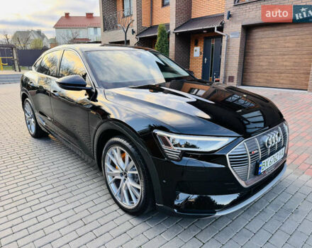 Чорний Ауді E-Tron, об'ємом двигуна 0 л та пробігом 27 тис. км за 38700 $, фото 5 на Automoto.ua